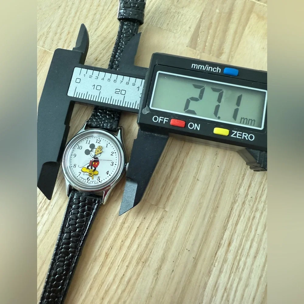 Lorus Disney Mickey Mouse moving arms classic watch NEW BATTERY